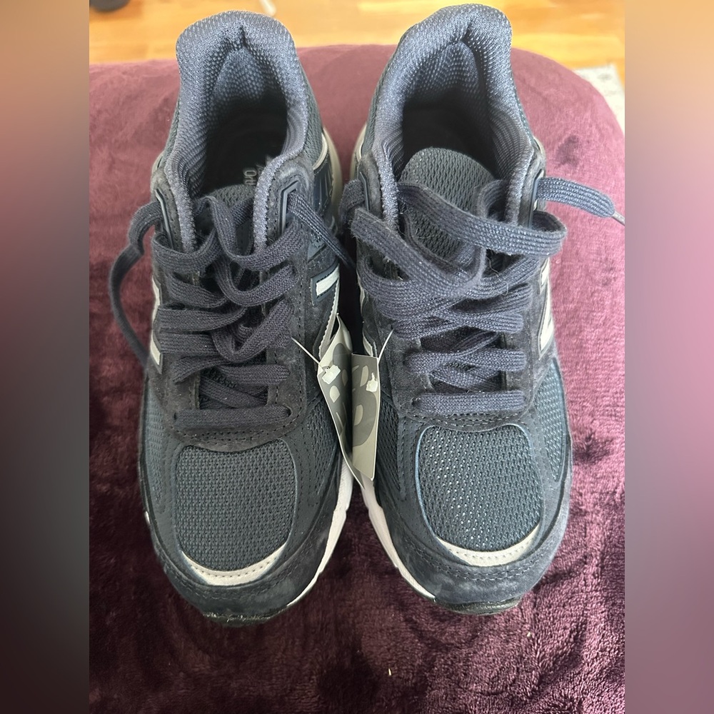 Woman new balance sneaker 990